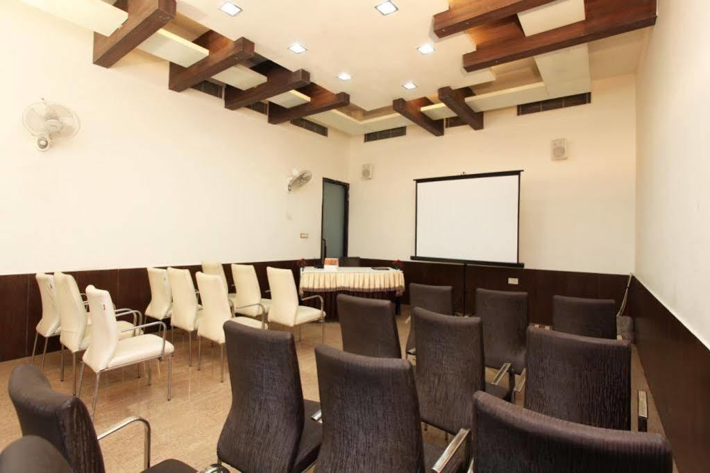 Treebo Shanta Inn Lucknow Extérieur photo
