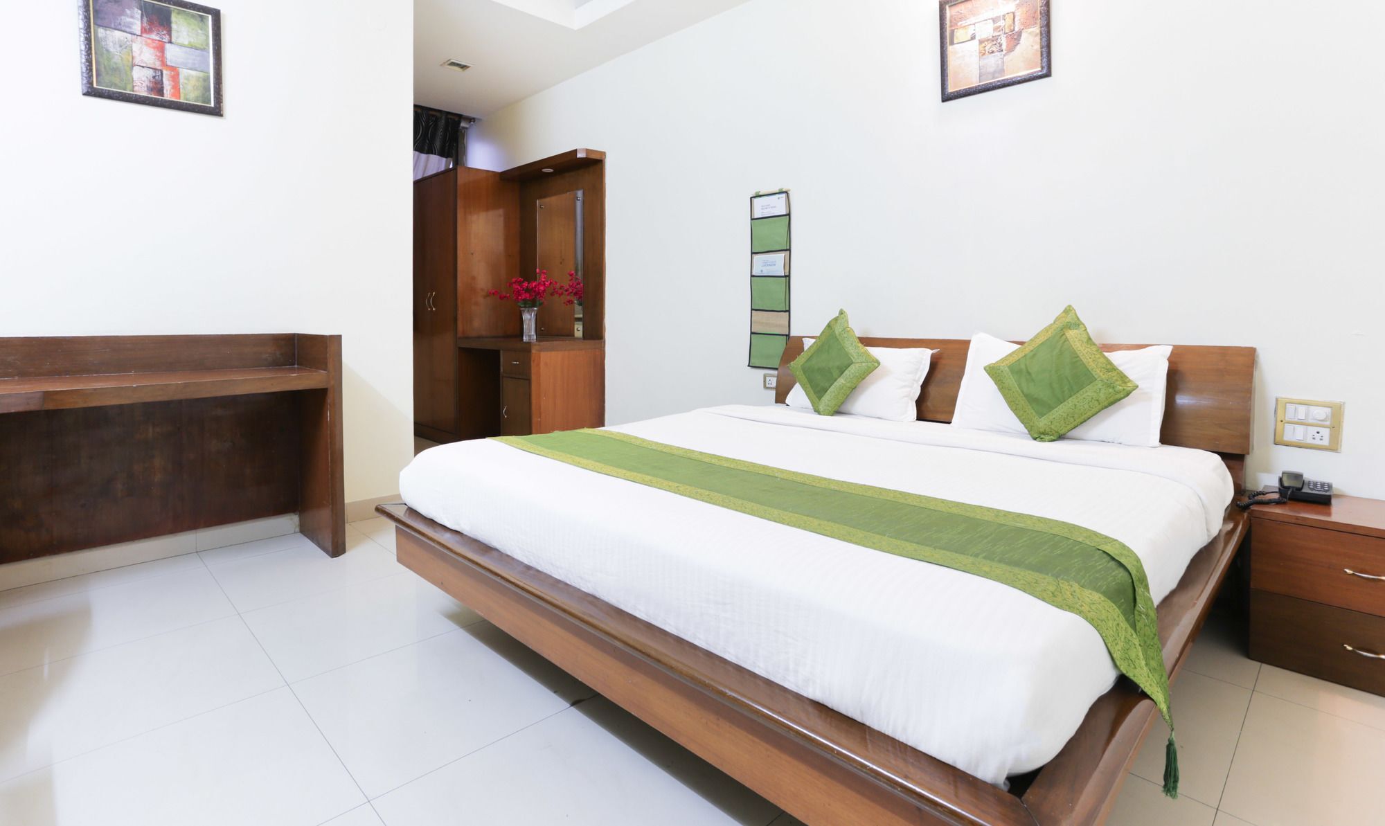 Treebo Shanta Inn Lucknow Extérieur photo